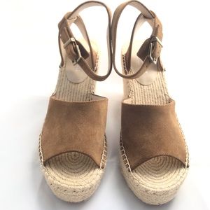 Kenneth Cole Olivia Two Piece Sz 9.5